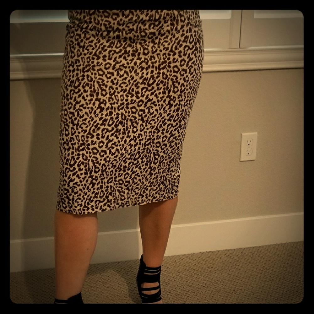 Leopard print pencil skirt